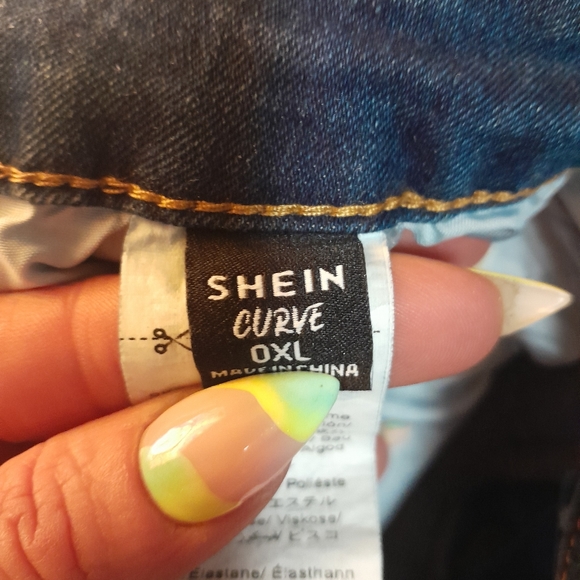 Shorts - Picture 3 of 5